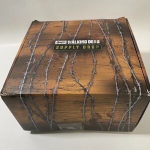 WALKING DEAD SUPPLY DROP AARON FUNKO LUCILLE CAP Throw Pillow T Shirt SXL & Cozy